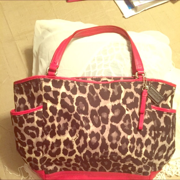 Handbags - 💜price drop💚Auth coach used leopard red line